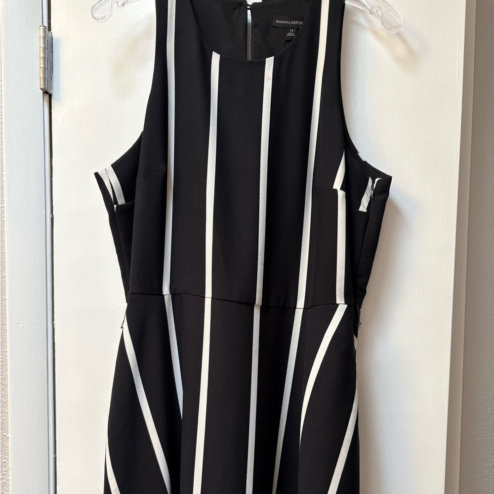 Banana Republic Black and White Sheath Dress